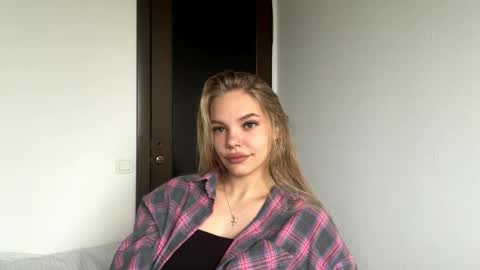 Snapshot of argeliaboivin chatting on 10, 11, 2025 Amelia online show from 10, 11, 2025