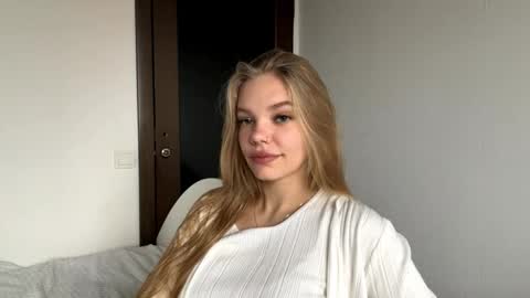 Snapshot of argeliaboivin chatting on 14, 11, 2025 Amelia online show from 14, 11, 2025