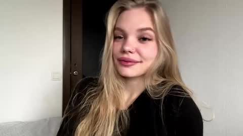 Snapshot of argeliaboivin chatting on 23, 11, 2025 Amelia online show from 23, 11, 2025