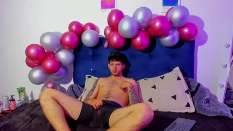 Snapshot of ari_and_loggan chatting on 22, 12, 2024 Ari and loggan online show from 22, 12, 2024