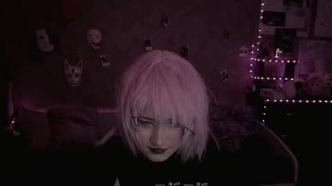 Snapshot of ari_corn chatting on 12, 9, 2025 Ahri online show from 12, 9, 2025