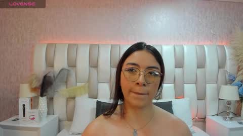 ari_lynn_ online show from 7, 1, 2026