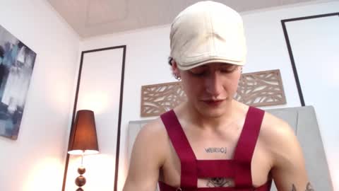 aria y orien  online show from 6, 3, 2025