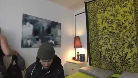 aria y orien  online show from 23, 10, 2025