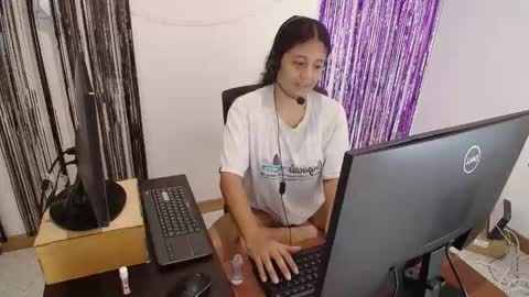 Snapshot of aria_arthur chatting on 25, 11, 2025 aria_arthur online show from 25, 11, 2025