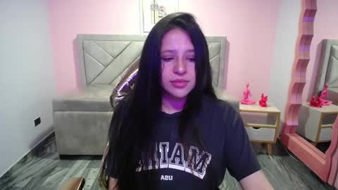 Snapshot of aria_ch1 chatting on 28, 11, 2025 Aria online show from 28, 11, 2025