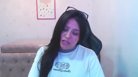 Snapshot of aria_ch1 chatting on 8, 1, 2026 Aria online show from 8, 1, 2026