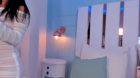 Snapshot of aria_hart chatting on 9, 10, 2025 Aria online show from 9, 10, 2025