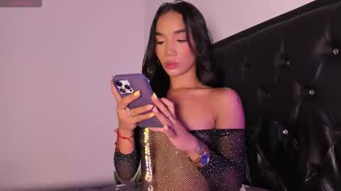 Snapshot of aria_hart chatting on 12, 10, 2025 Aria online show from 12, 10, 2025