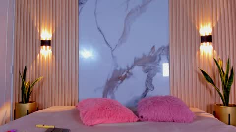 Aria Millers  online show from 22, 2, 2025