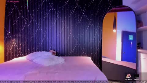 Aria Millers  online show from 21, 11, 2025