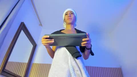 Aria Millers  online show from 17, 12, 2025