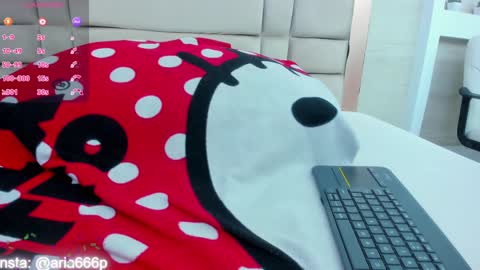 Snapshot of aria_paul chatting on 18, 1, 2025 aria online show from 18, 1, 2025