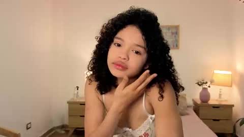 Snapshot of ariaa_23 chatting on 17, 11, 2025 ariaa_23 online show from 17, 11, 2025