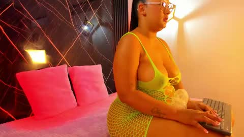 AriaBelle1 online show from 4, 6, 2026