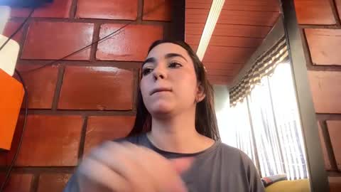 Snapshot of ariadna_25_ chatting on 23, 10, 2025 Jess online show from 23, 10, 2025