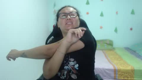 ...Ariana... online show from 28, 1, 2025