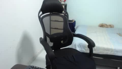 ...Ariana... online show from 10, 9, 2025