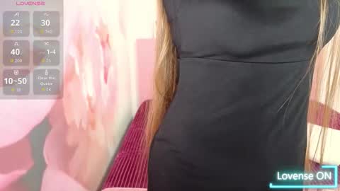 Snapshot of ariagrays chatting on 3, 11, 2025 AriaGray online show from 3, 11, 2025