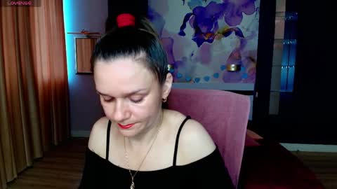 AriaGray online show from 4, 4, 2026