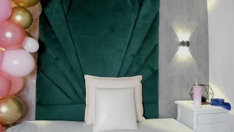 Snapshot of ariana_ceballos chatting on 30, 12, 2024 ARIANA online show from 30, 12, 2024