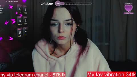 Snapshot of ariana_light chatting on 12, 11, 2025 Ariana online show from 12, 11, 2025