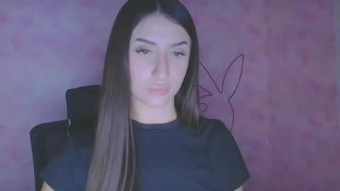 Snapshot of ariana_muur chatting on 8, 11, 2025 Ariana online show from 8, 11, 2025