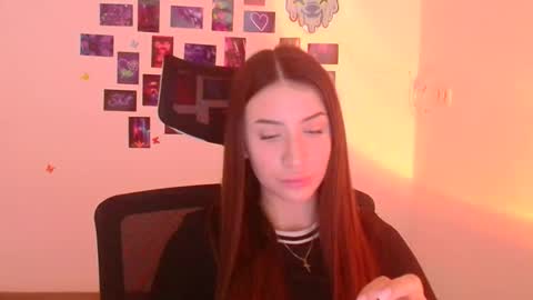 Snapshot of ariana_muur chatting on 21, 11, 2025 Ariana online show from 21, 11, 2025