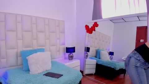 Snapshot of ariana_rouse_ chatting on 22, 2, 2025 ariana online show from 22, 2, 2025