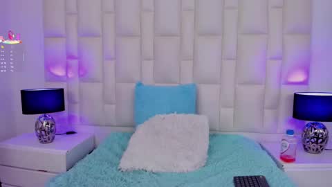 Snapshot of ariana_rouse_ chatting on 4, 3, 2025 ariana online show from 4, 3, 2025