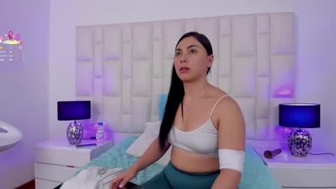 Snapshot of ariana_rouse_ chatting on 4, 3, 2025 ariana online show from 4, 3, 2025