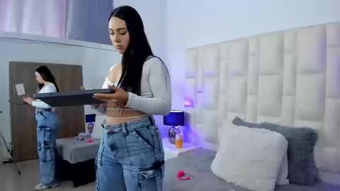 Snapshot of ariana_rouse_ chatting on 25, 9, 2025 ariana online show from 25, 9, 2025