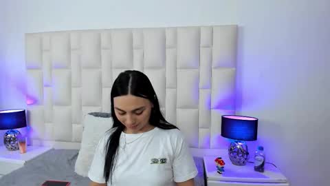 Snapshot of ariana_rouse_ chatting on 3, 10, 2025 ariana online show from 3, 10, 2025