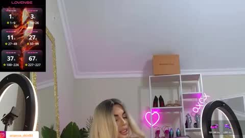 Ariana online show from 12, 11, 2025