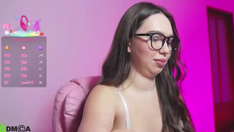 Snapshot of arianahot777 chatting on 28, 11, 2025 arianahot777 online show from 28, 11, 2025