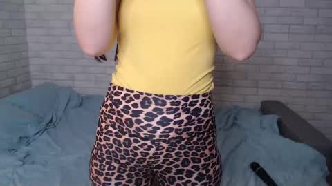 Snapshot of arianaxsky chatting on 6, 3, 2025 ArianaxSky online show from 6, 3, 2025