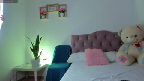 Snapshot of arianna_cute7 chatting on 17, 11, 2025 Arianna online show from 17, 11, 2025