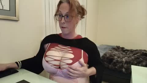 Arianna Sinz online show from 5, 12, 2025