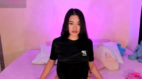 ariannacolins online show from 2, 11, 2025