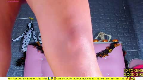 Snapshot of ariannalewis1 chatting on 25, 10, 2025 Arianna online show from 25, 10, 2025