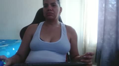 ariannaloovel online show from 9, 10, 2025