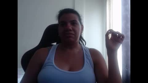 Snapshot of ariannaloovel chatting on 27, 10, 2025 ariannaloovel online show from 27, 10, 2025