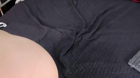 ariannarussell1 online show from 3, 3, 2025