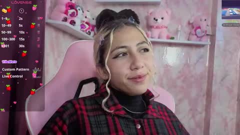 Snapshot of aribunnie chatting on 18, 11, 2025 Ari Bunnie online show from 18, 11, 2025