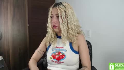 Snapshot of aribunnie chatting on 3, 3, 2026 Ari Bunnie online show from 3, 3, 2026