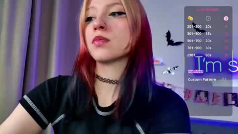 Snapshot of arielabradberry chatting on 27, 10, 2025 Ariel online show from 27, 10, 2025