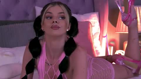 Snapshot of ariellsweety chatting on 11, 9, 2025 Ariell online show from 11, 9, 2025