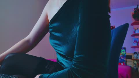 arielstonks_lovee online show from 7, 1, 2025