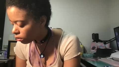 ariessisbetter online show from 25, 3, 2026
