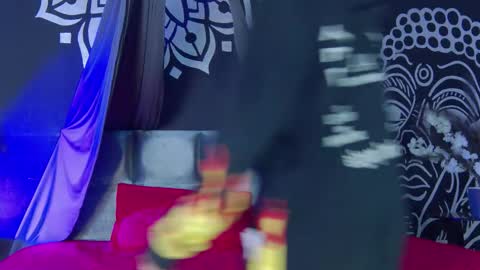 Ari online show from 8, 9, 2025